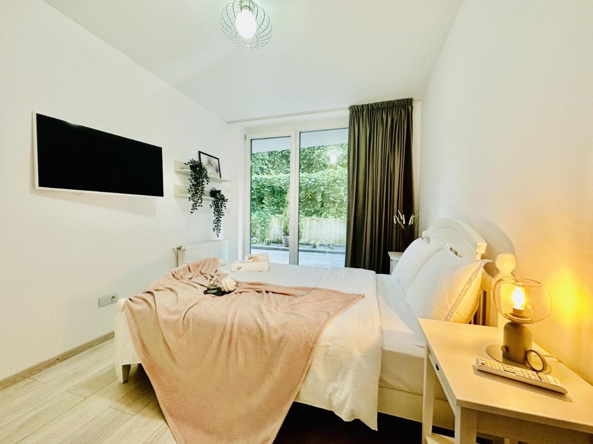Palfi Apartment With Garden & Parking 클루지나포카 외부 사진