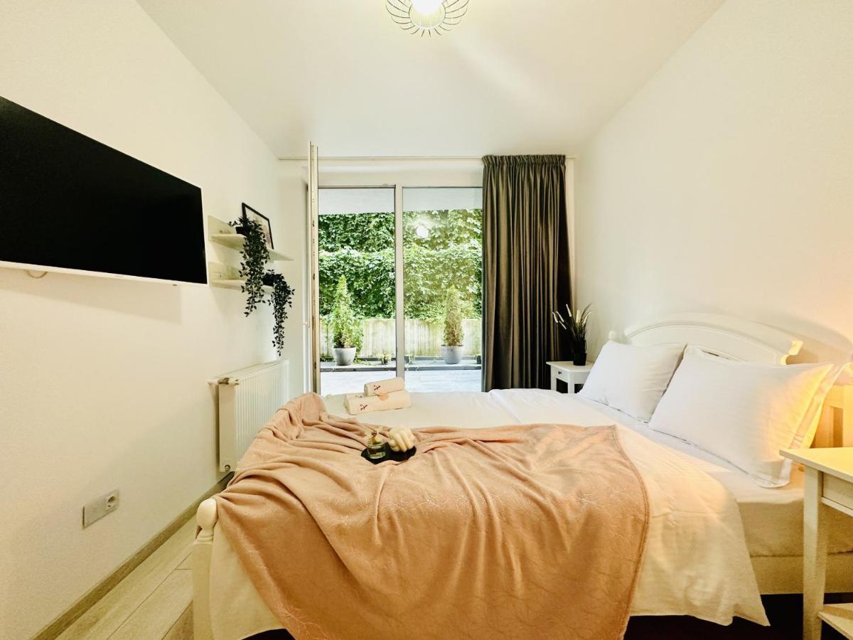 Palfi Apartment With Garden & Parking 클루지나포카 외부 사진